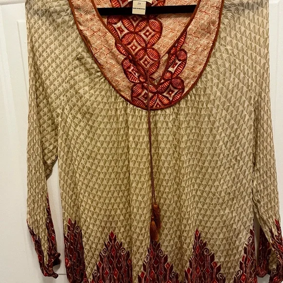 Elegant Beige and Red Women's blouse.From the renowned Lucky brand, long sleeves - Picture 8 of 15